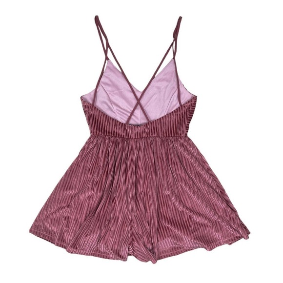 Dress Forum Spaghetti Strap Velour Burgundy Romper Small Fun Flirty Night Out - Picture 4 of 10
